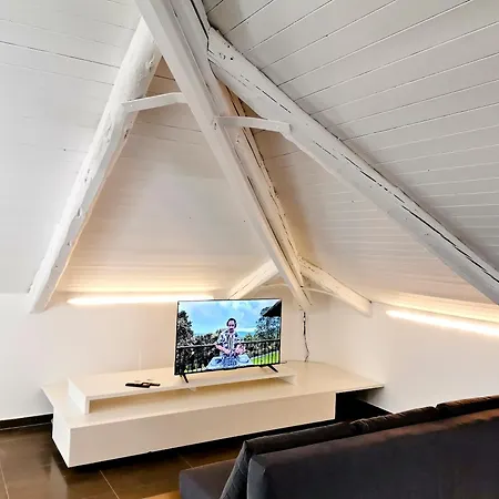 Petruzzelli Loft Apartmán *